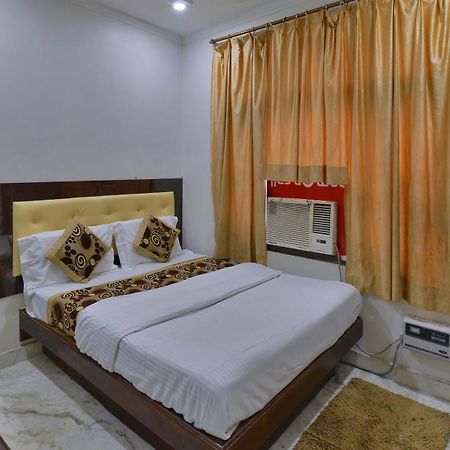 Family Hotel By Pg International New Delhi Extérieur photo