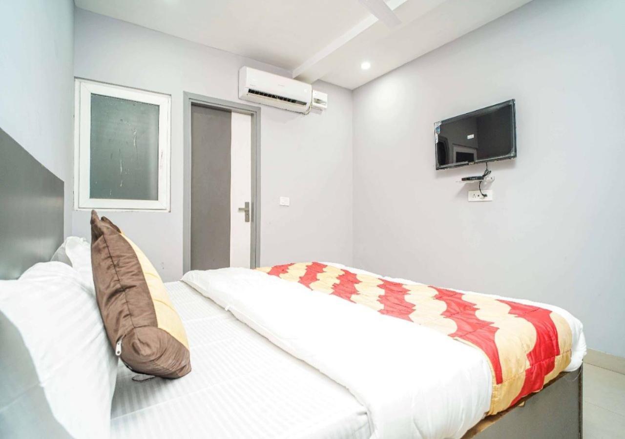 Family Hotel By Pg International New Delhi Extérieur photo