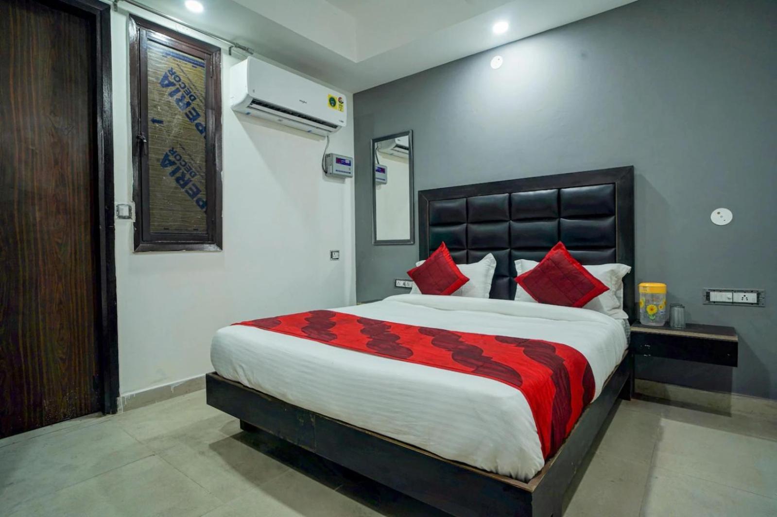 Family Hotel By Pg International New Delhi Extérieur photo